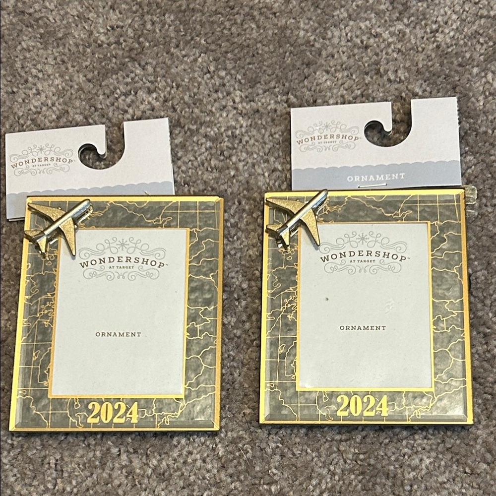 Wondershop 2024 Gold Accent picture Frame ornament (2)
